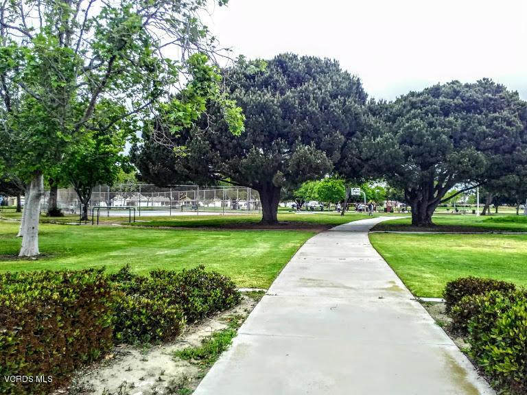 1004 Rialto Street Oxnard, CA 93035 - Photo 26 of 26 Park
