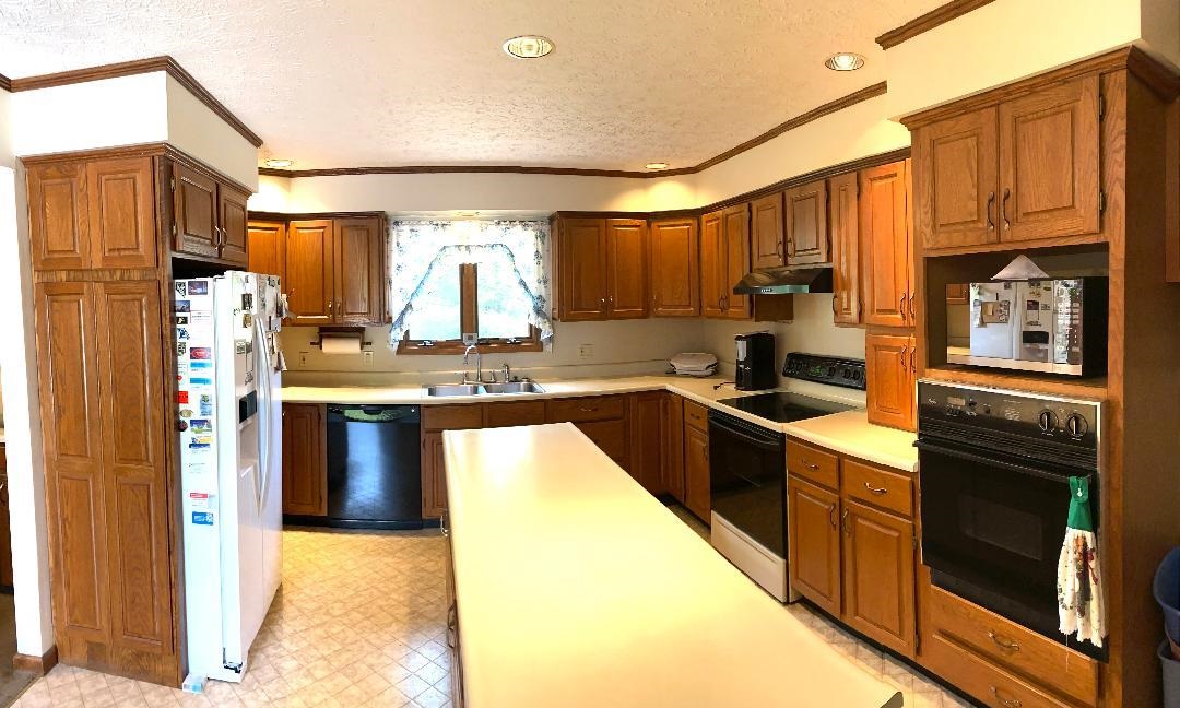 832 East Hollars Road Bloomfield, IN 47424 - Photo 11 of 36