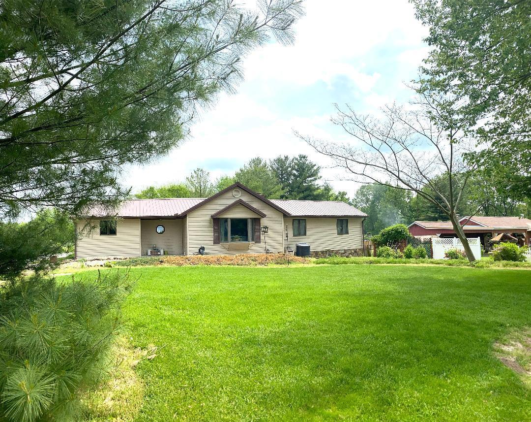 832 East Hollars Road Bloomfield, IN 47424 - Photo 3 of 36