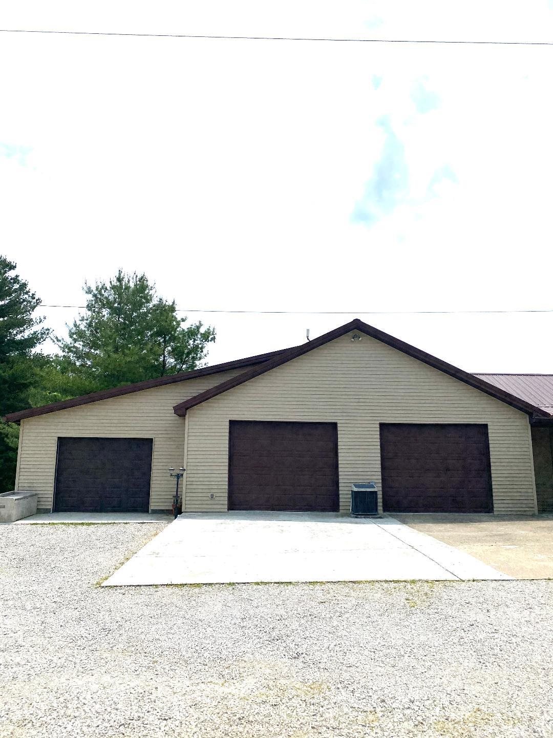832 East Hollars Road Bloomfield, IN 47424 - Photo 32 of 36