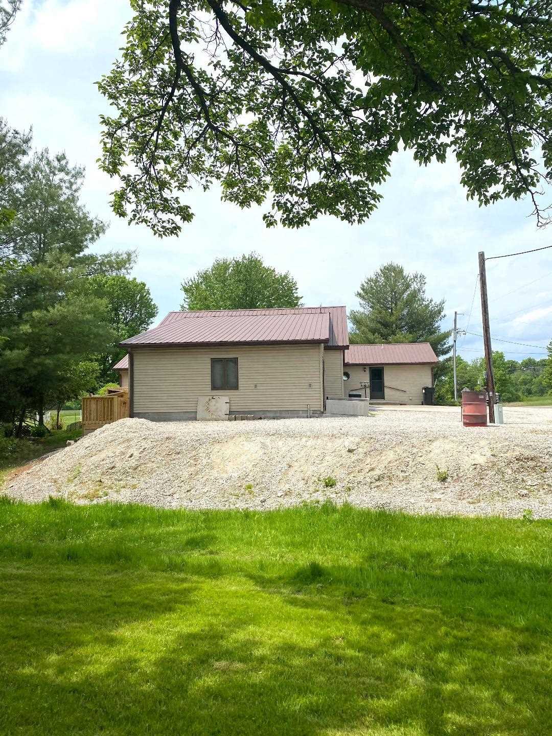 832 East Hollars Road Bloomfield, IN 47424 - Photo 6 of 36