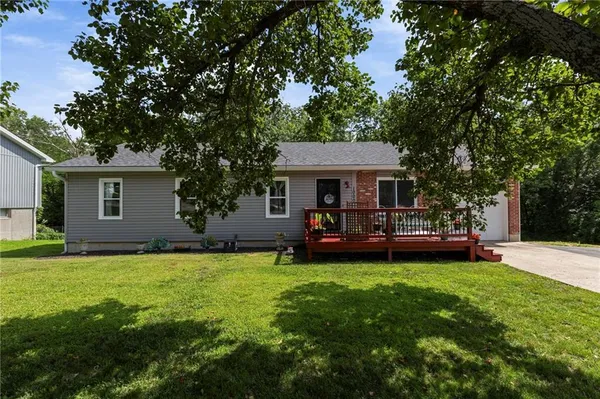 $270,000 | 1000 Renee Lynde Drive, Pleasant Hill, MO 64080