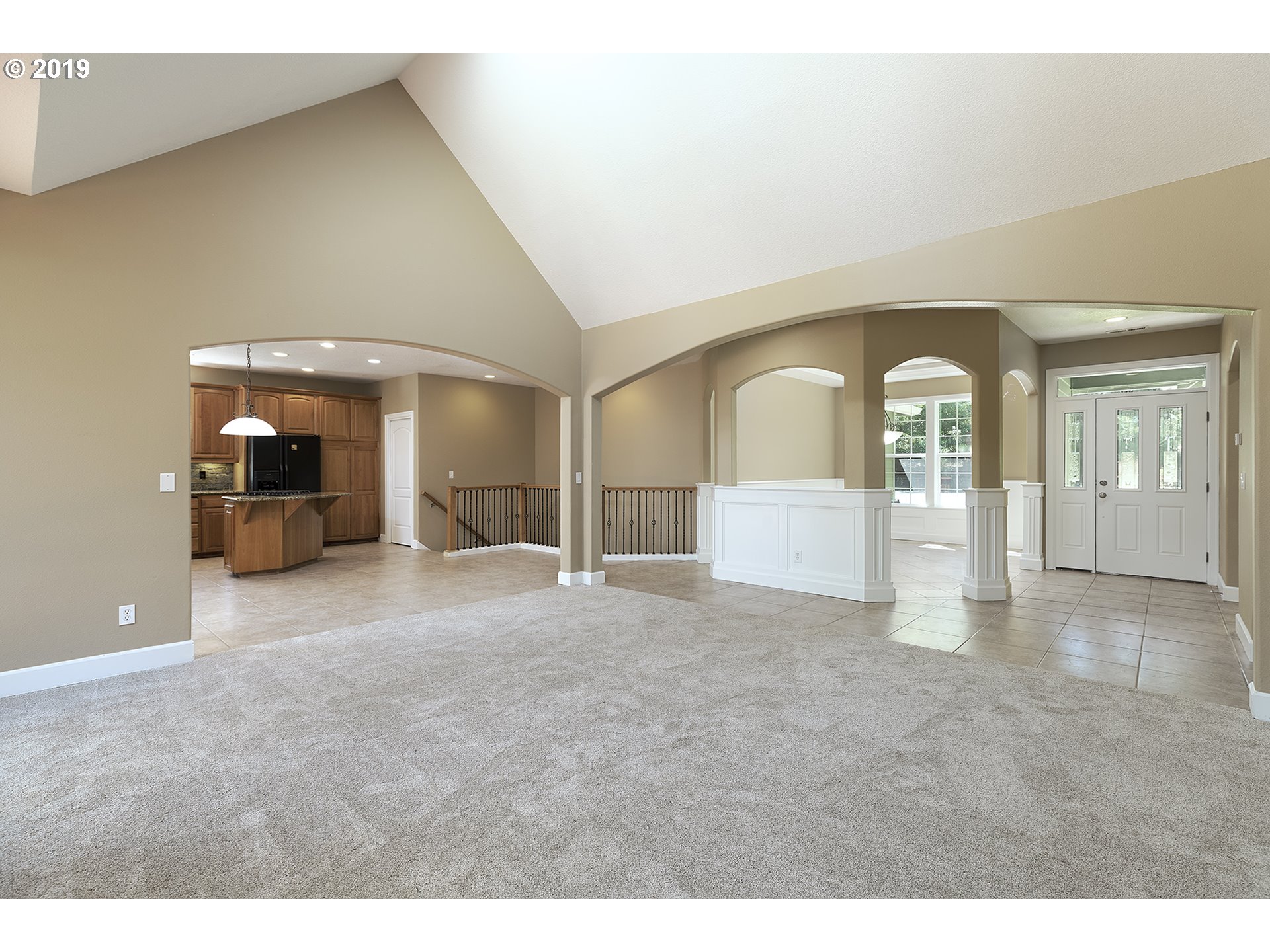 1925 Hillcrest Drive West Linn, OR 97068 - Photo 11 of 32 a view of a big room with closet and windows