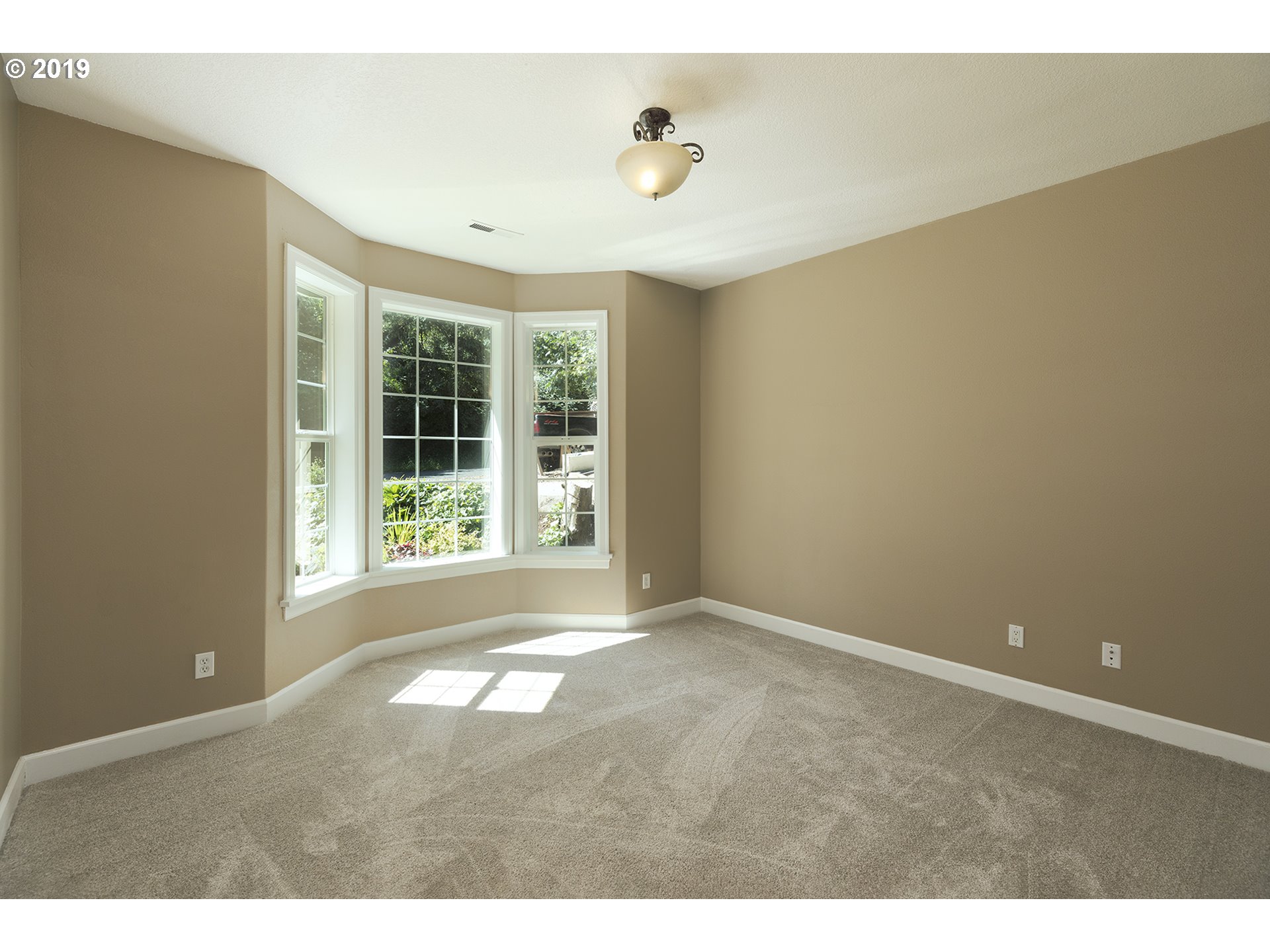 1925 Hillcrest Drive West Linn, OR 97068 - Photo 12 of 32 a view of an empty room with a window