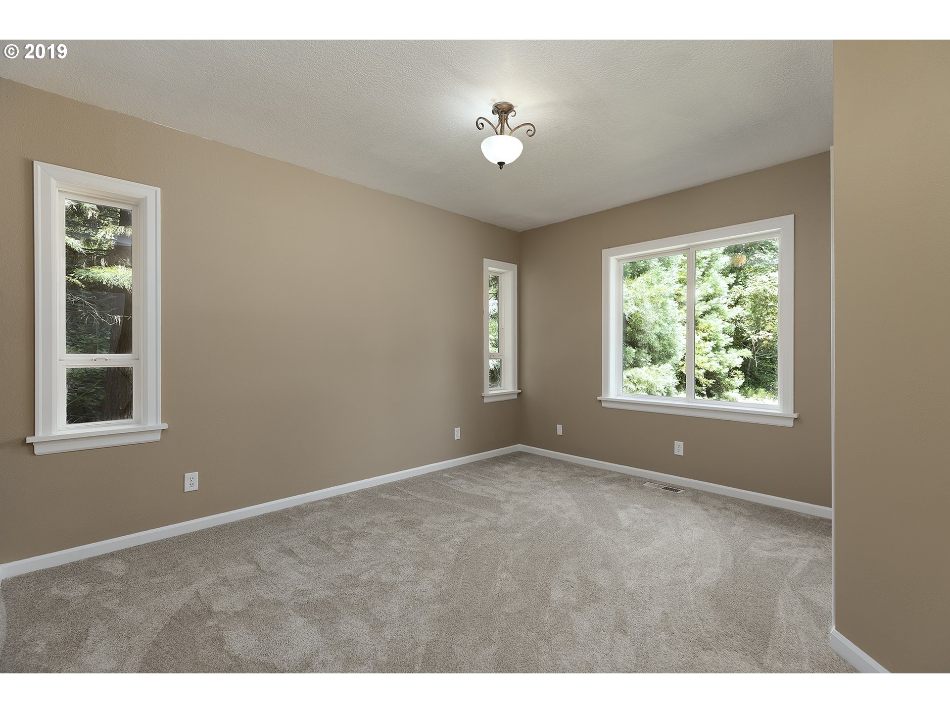 1925 Hillcrest Drive West Linn, OR 97068 - Photo 20 of 32 a view of an empty room with a window