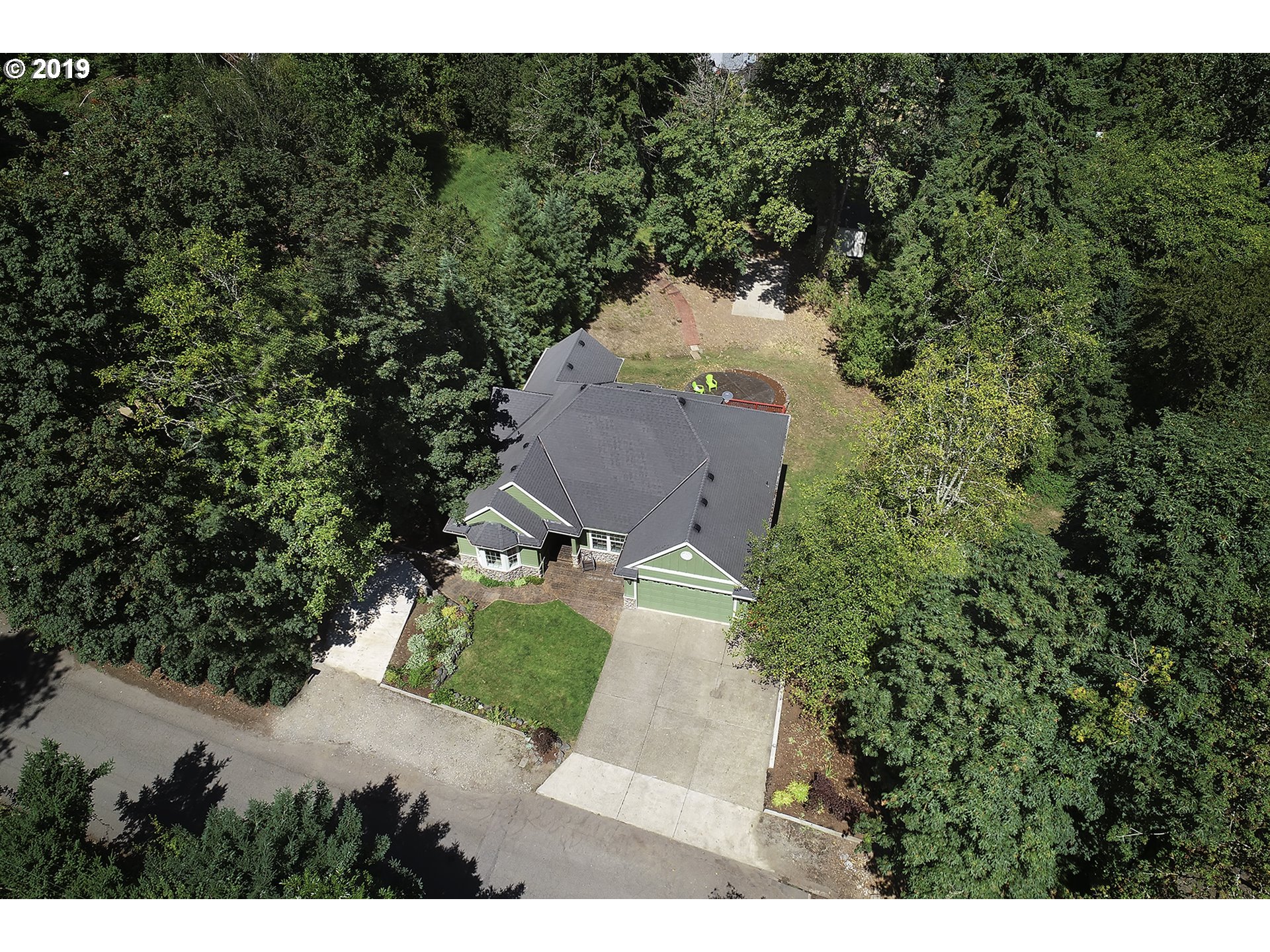 1925 Hillcrest Drive West Linn, OR 97068 - Photo 32 of 32 a view of a backyard