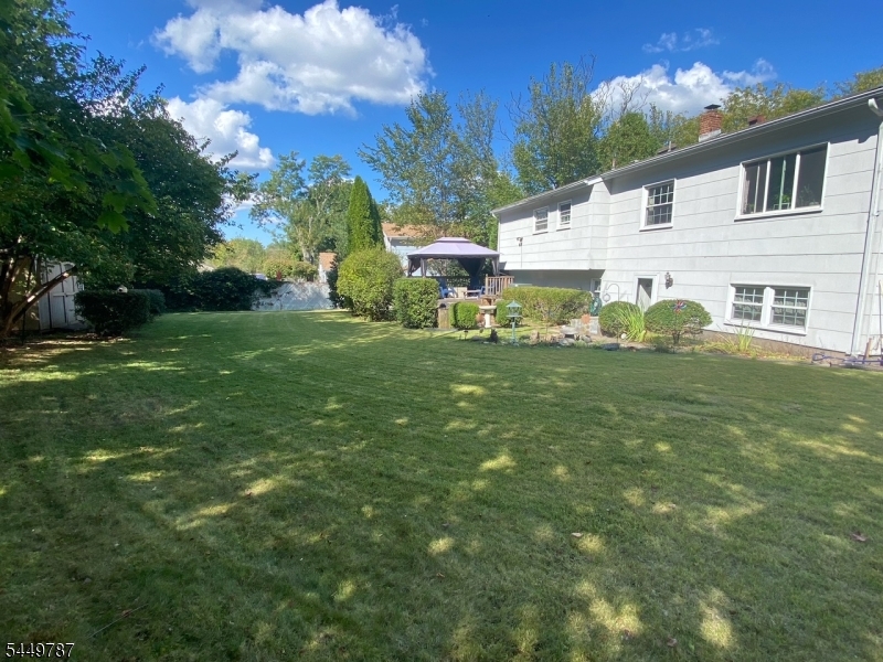 70 Appleman Road Somerset, NJ 08873 - Photo 5 of 28 Gallery Image 5