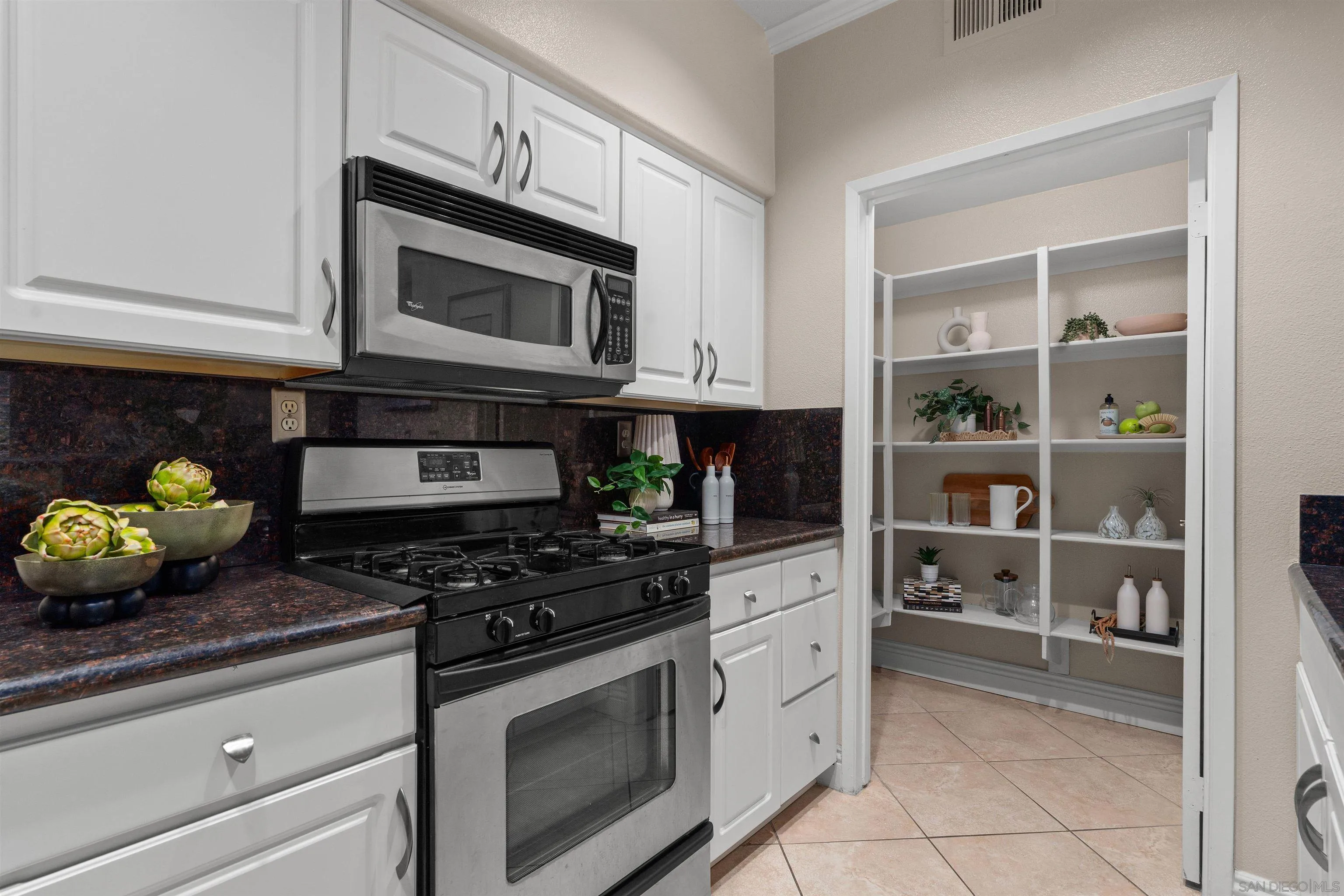 12368 Carmel Country Road, Unit 103 San Diego, CA 92130 - Photo 19 of 48