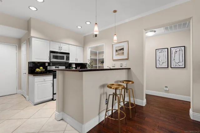 $639,000 | 12368 Carmel Country Road, Unit 103, San Diego, CA 92130