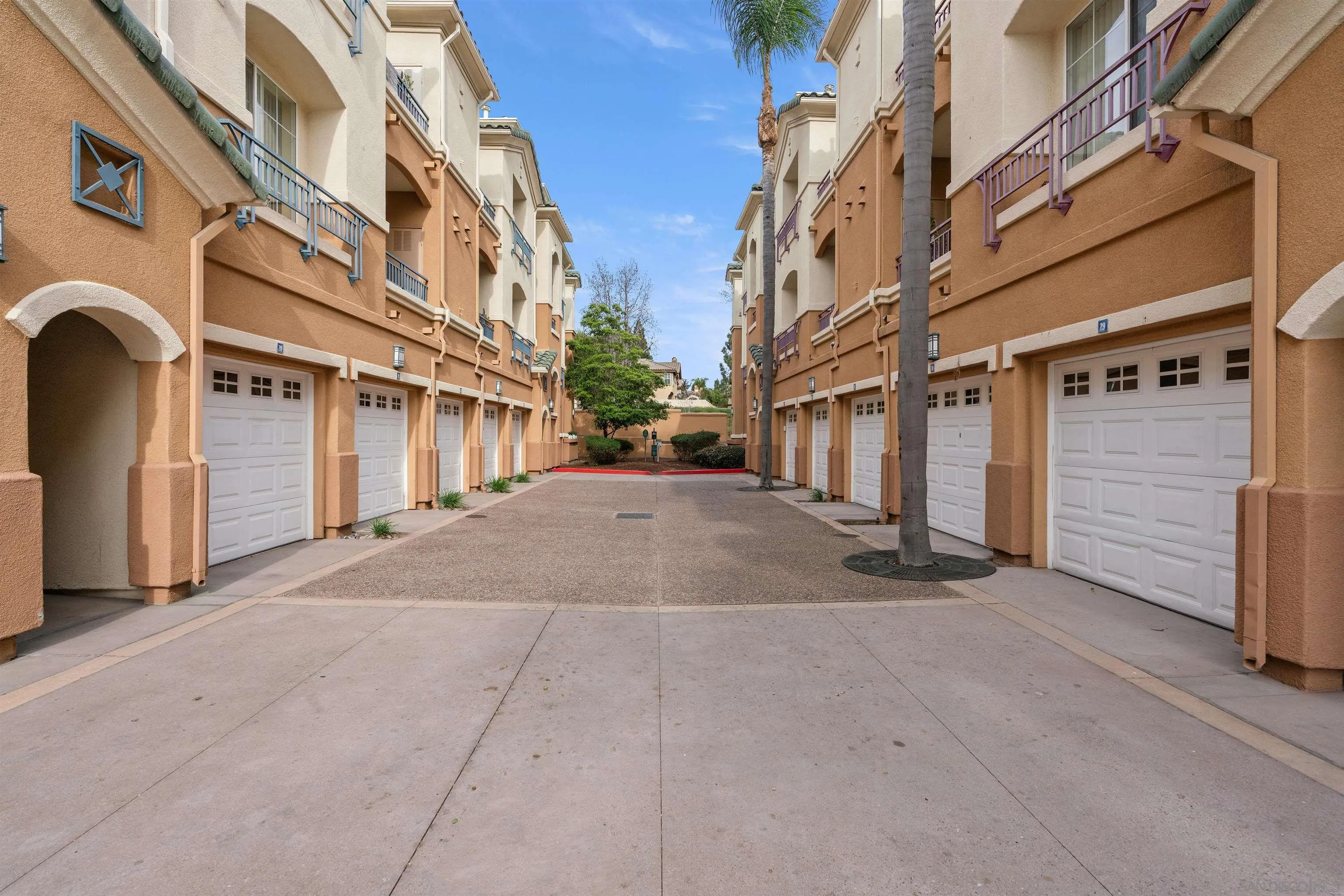 12368 Carmel Country Road, Unit 103 San Diego, CA 92130 - Photo 4 of 48