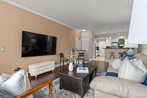 $639,000 | 12368 Carmel Country Road, Unit 103, San Diego, CA 92130