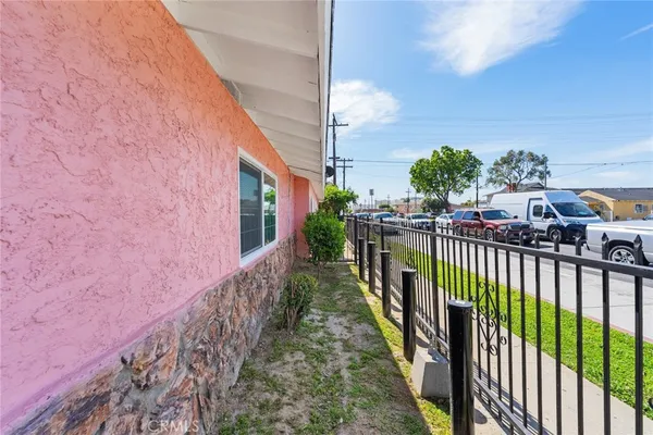 $639,000 | 706 East Palmer Street, Compton, CA 90221