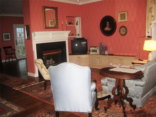 185 Sumner Avenue, Unit 185 Springfield, MA 01108 - Photo 4 of 23 a view of a dining room with furniture and chandelier