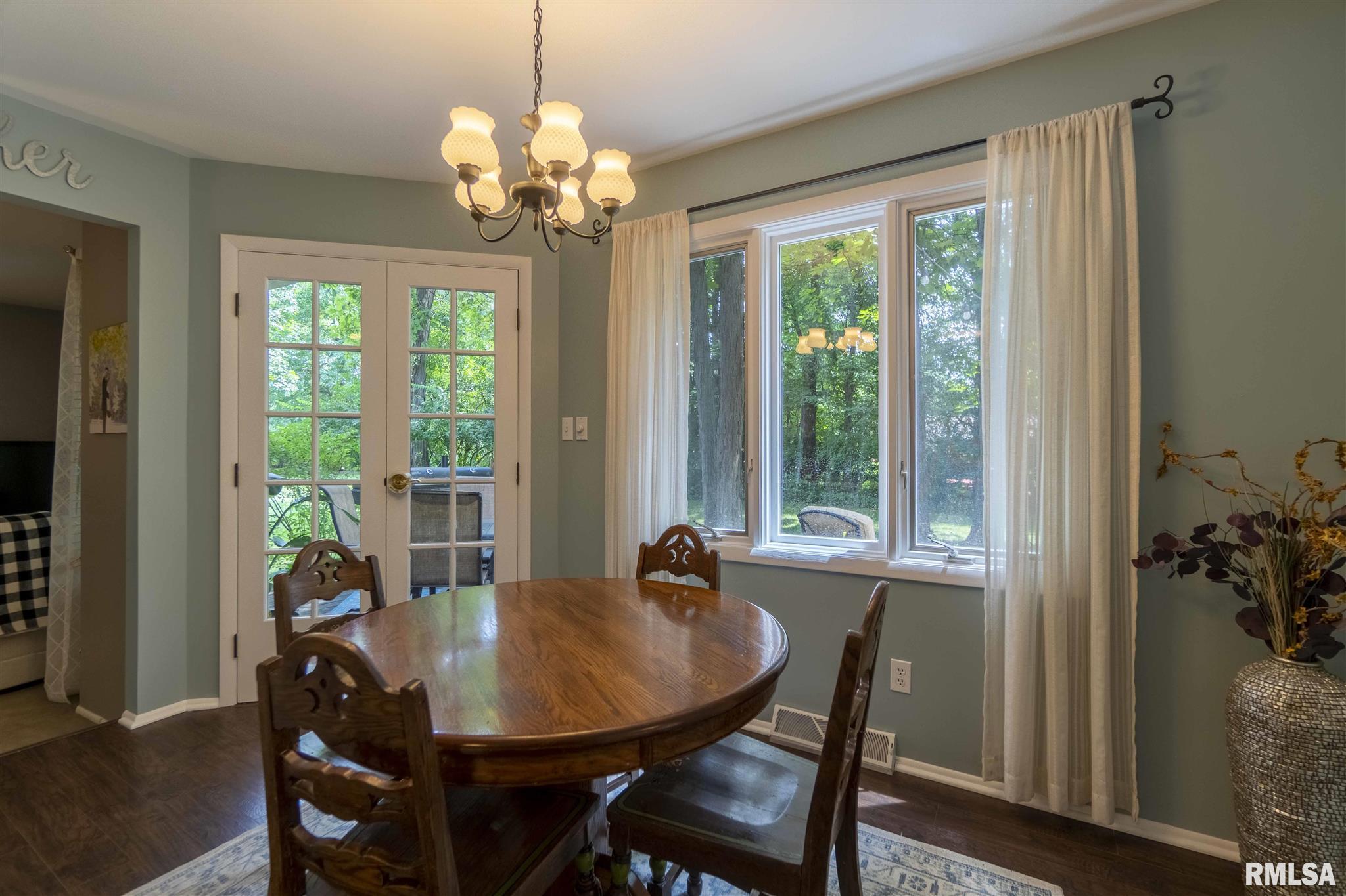 6234 North Post Oak Road Peoria, IL 61615 - Photo 13 of 43 Gallery Image 13