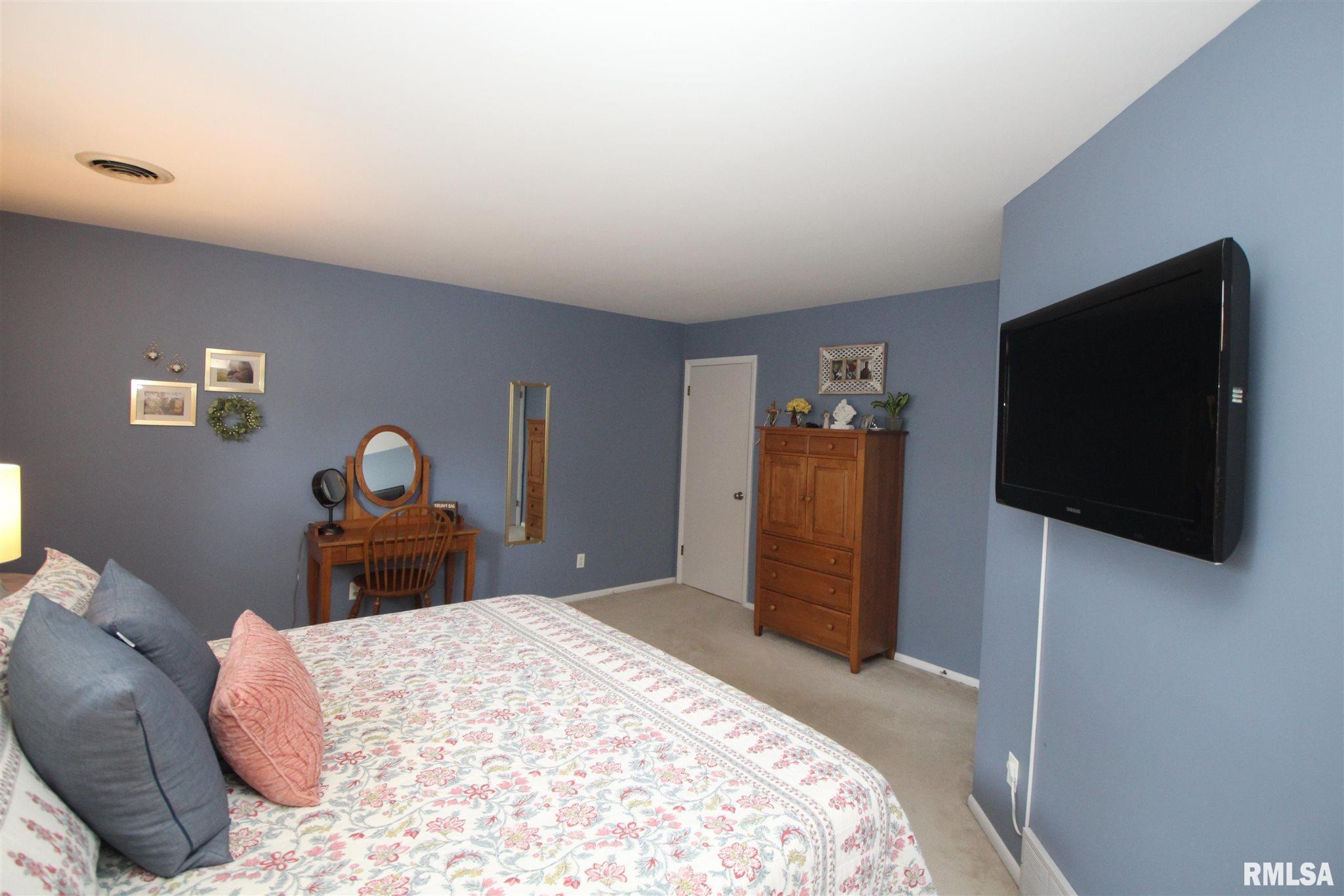 6234 North Post Oak Road Peoria, IL 61615 - Photo 23 of 43 Gallery Image 23