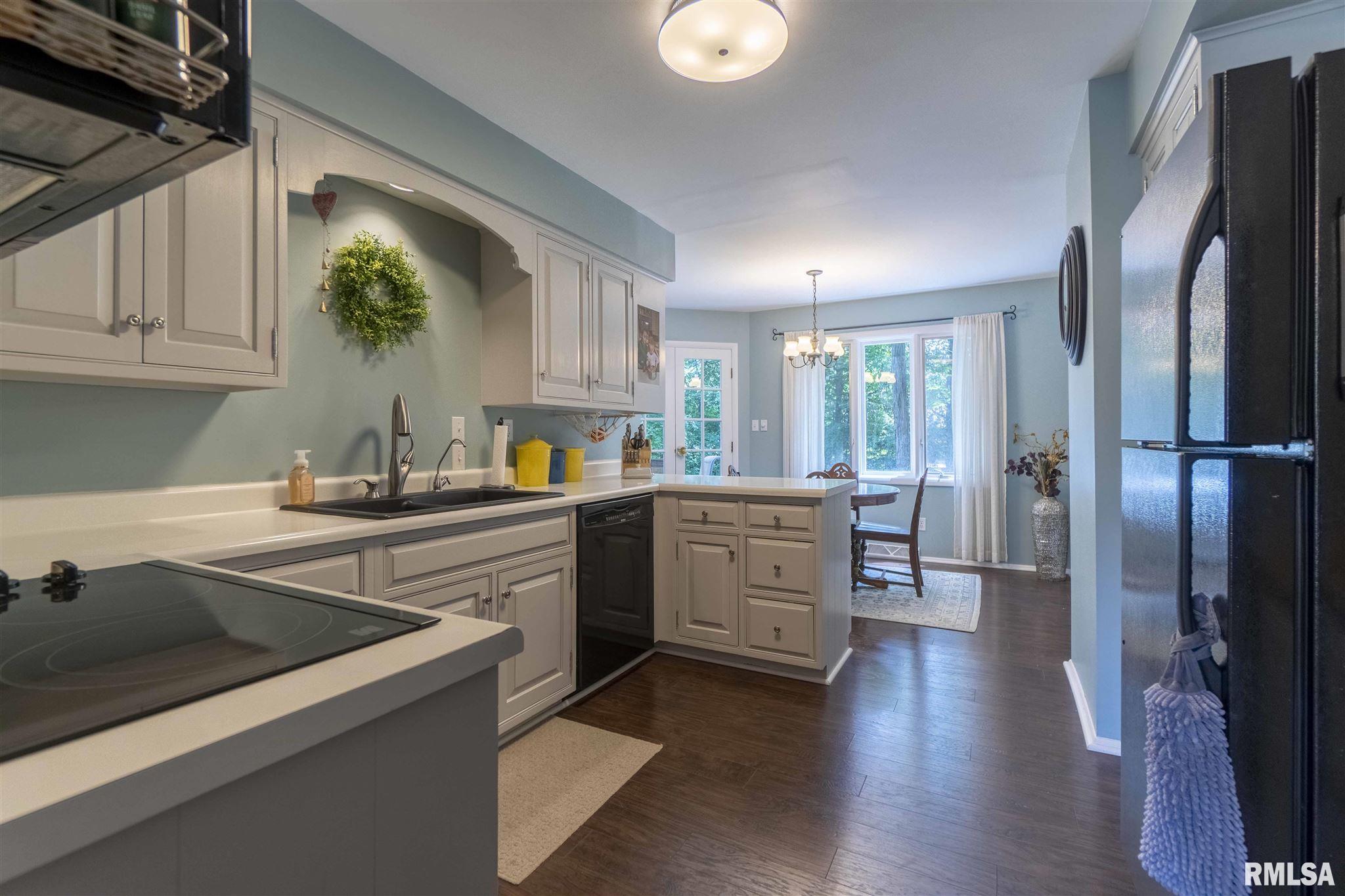 6234 North Post Oak Road Peoria, IL 61615 - Photo 9 of 43 Gallery Image 9