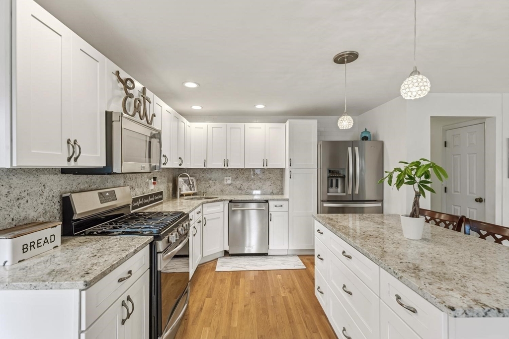 15 Fuller Road Middleton, MA 01949 - Photo 6 of 38 Gallery Image 6