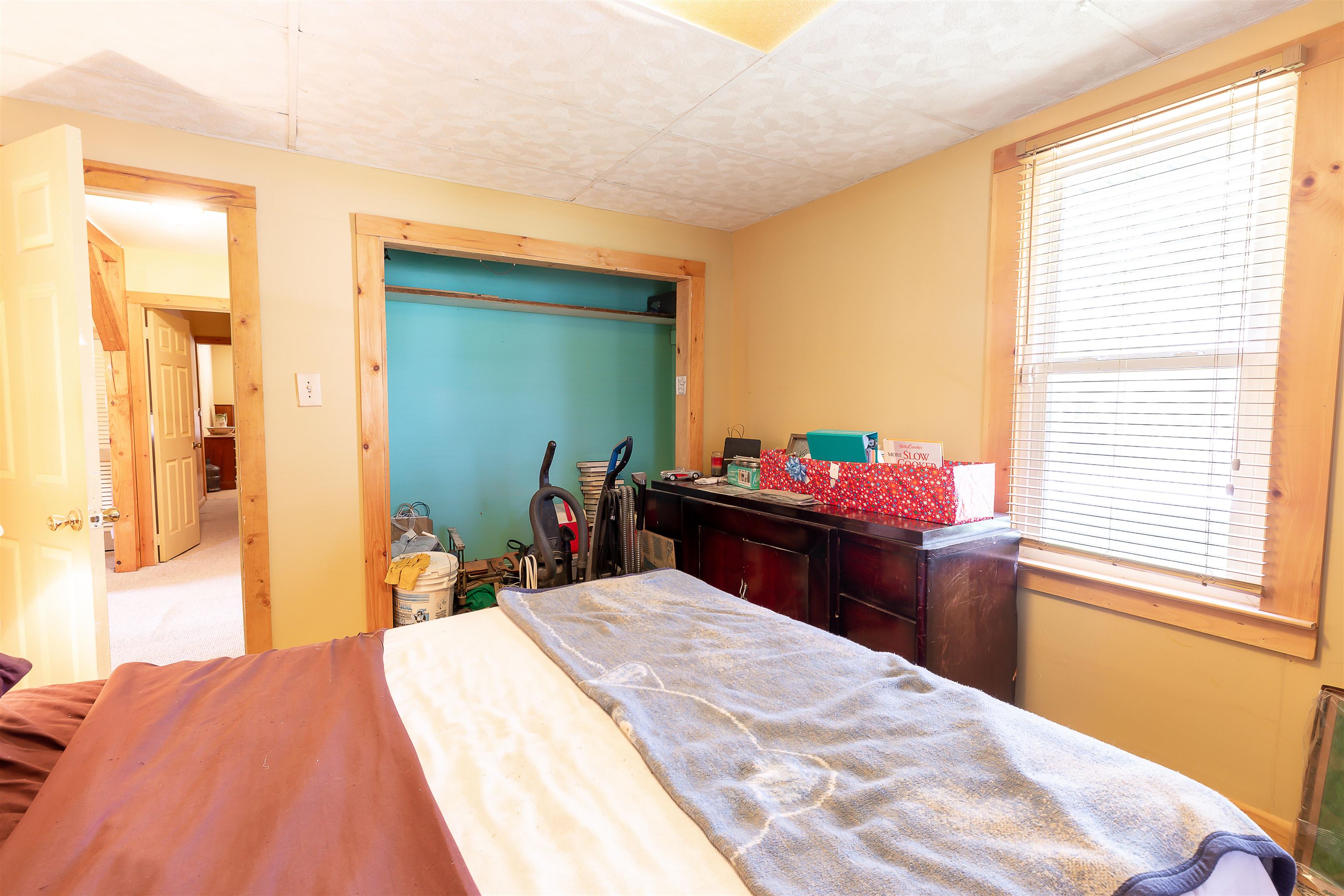 3021 Rte 9 South Rio Grande, NJ 08242 - Photo 9 of 24 a bed room with a bed and a window