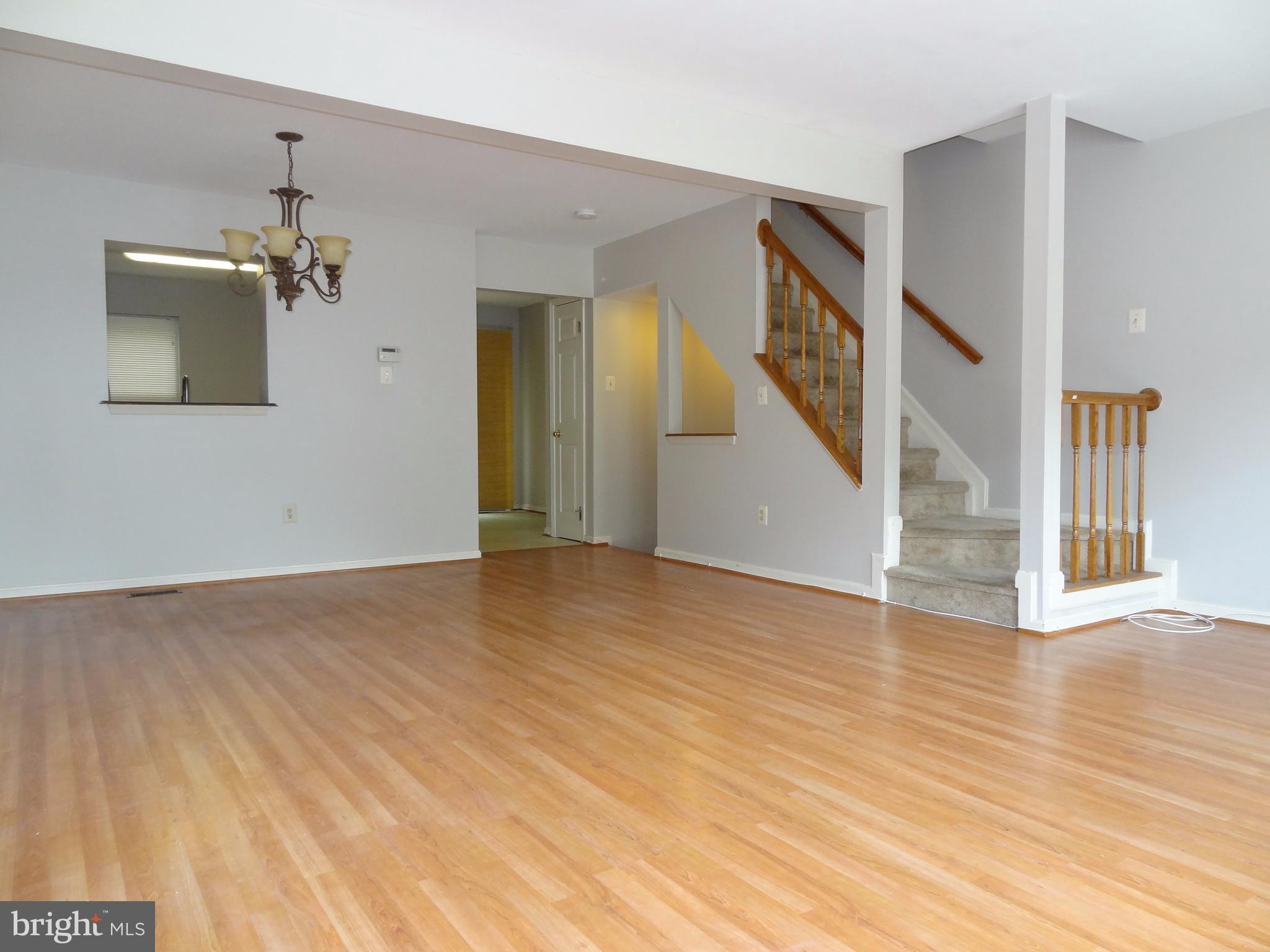 1136 Ingate Road Halethorpe, MD 21227 - Photo 11 of 30 Living Room