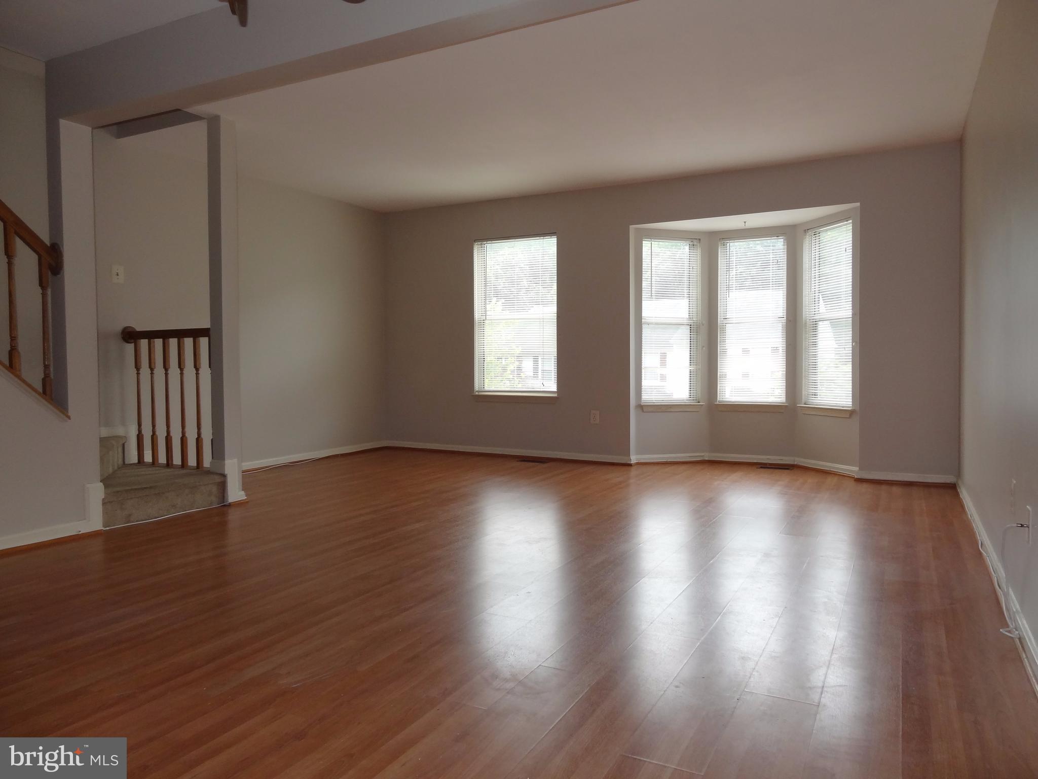 1136 Ingate Road Halethorpe, MD 21227 - Photo 6 of 30 Living Room