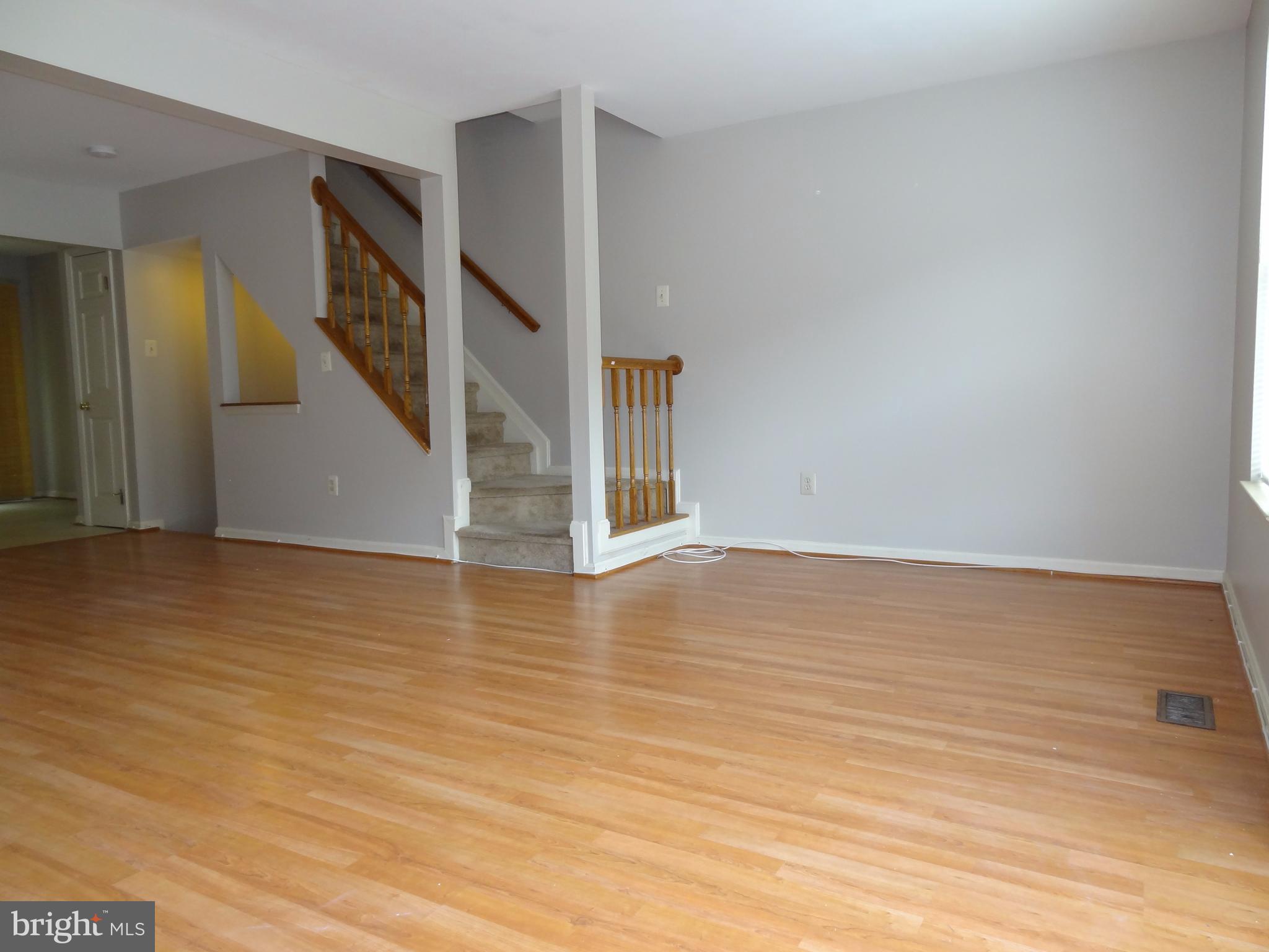 1136 Ingate Road Halethorpe, MD 21227 - Photo 7 of 30 Living Room