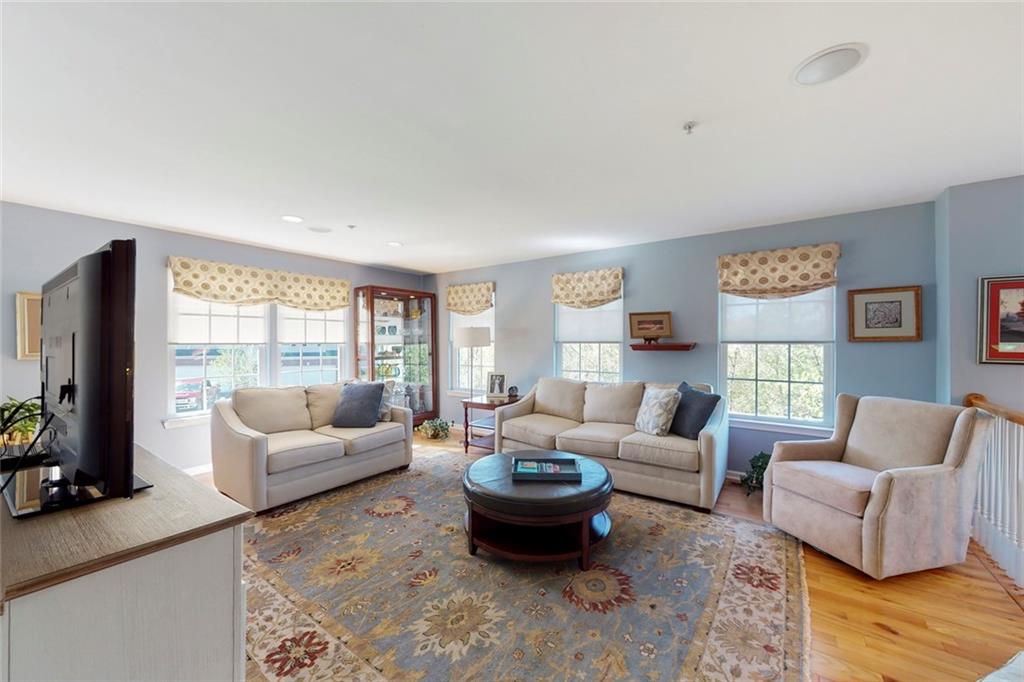 347 Maple Ridge Drive Canonsburg, PA 15317 - Photo 8 of 23 Gallery Image 8