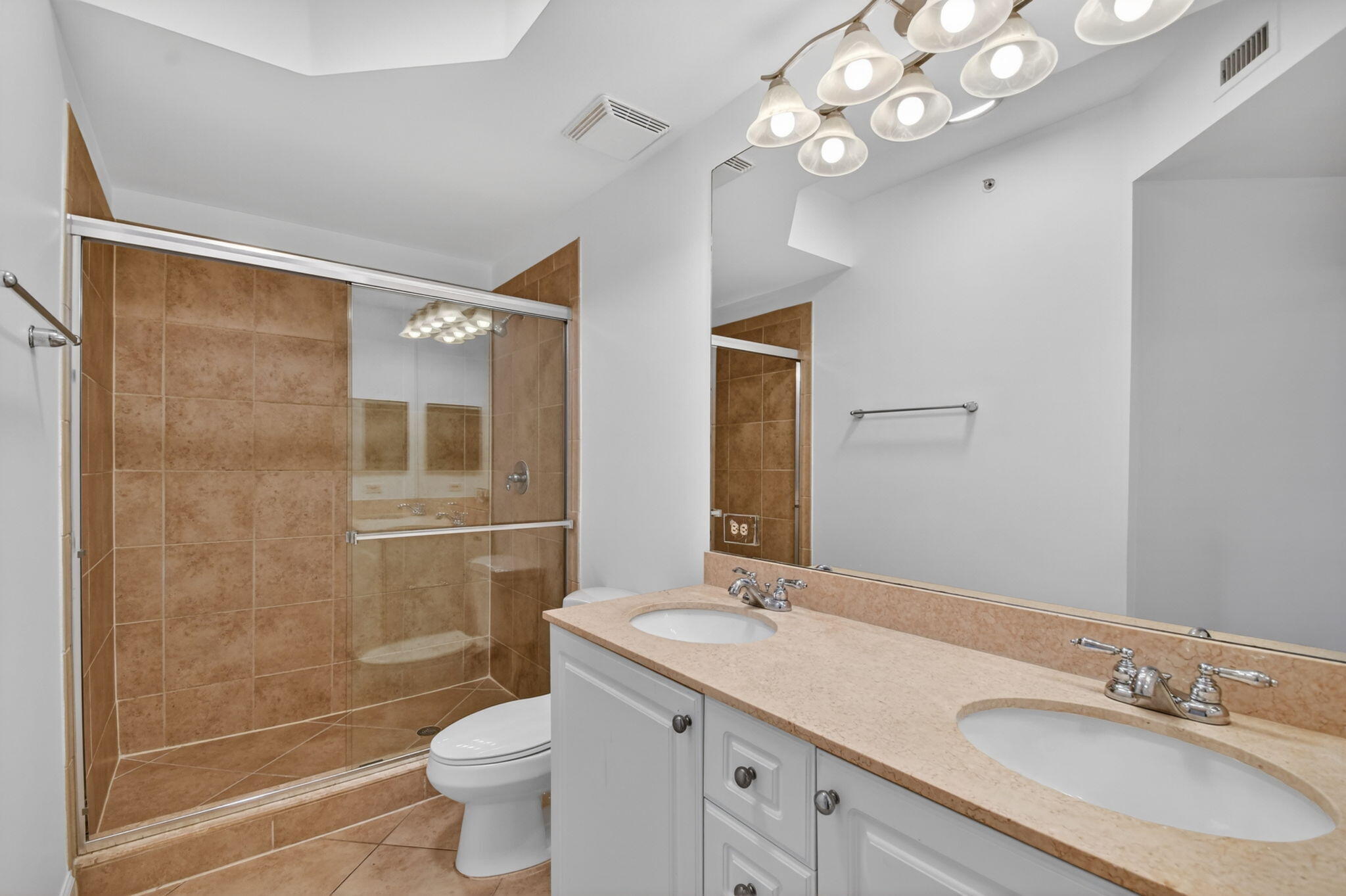 1660 Renaissance Commons Boulevard, Unit 2407 Boynton Beach, FL 33426 - Photo 18 of 55 26-web-or-mls-DSC_8445