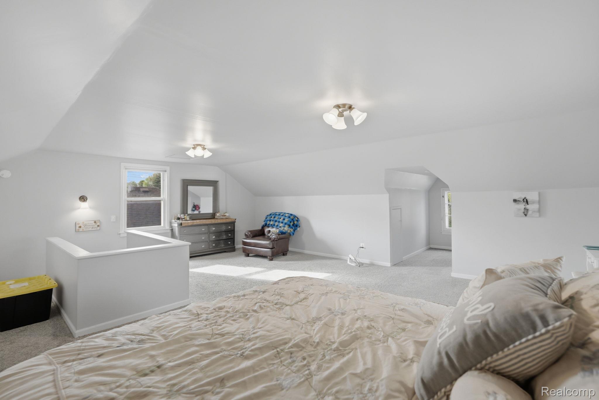 1857 Roslyn Road Grosse Pointe, MI 48236 - Photo 19 of 38