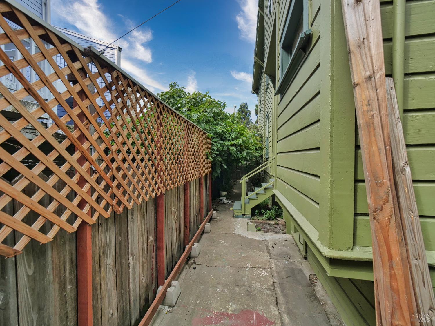 1014 Castro Street Oakland, CA 94607 - Photo 32 of 33