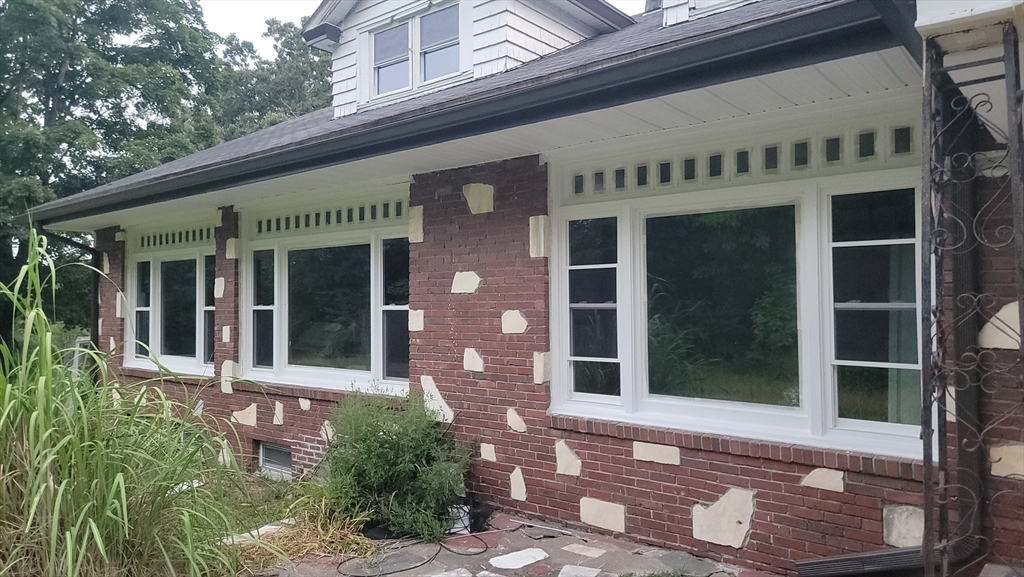 12 R Jackielyn Circle Granby, MA 01033 - Photo 3 of 17