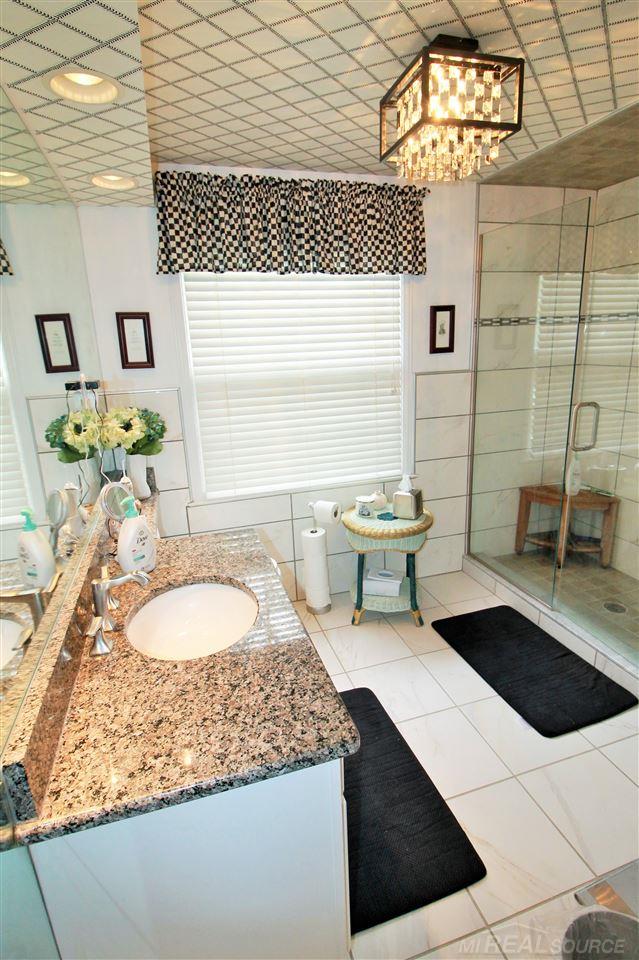 307 McMillan Road Grosse Pointe, MI 48236 - Photo 28 of 48 50010881-27.JPG