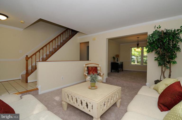 312 Canterfield Road Annapolis, MD 21403 - Photo 4 of 24 Living Room #2