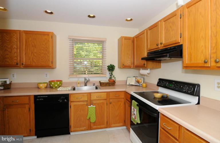 312 Canterfield Road Annapolis, MD 21403 - Photo 6 of 24 Kitchen