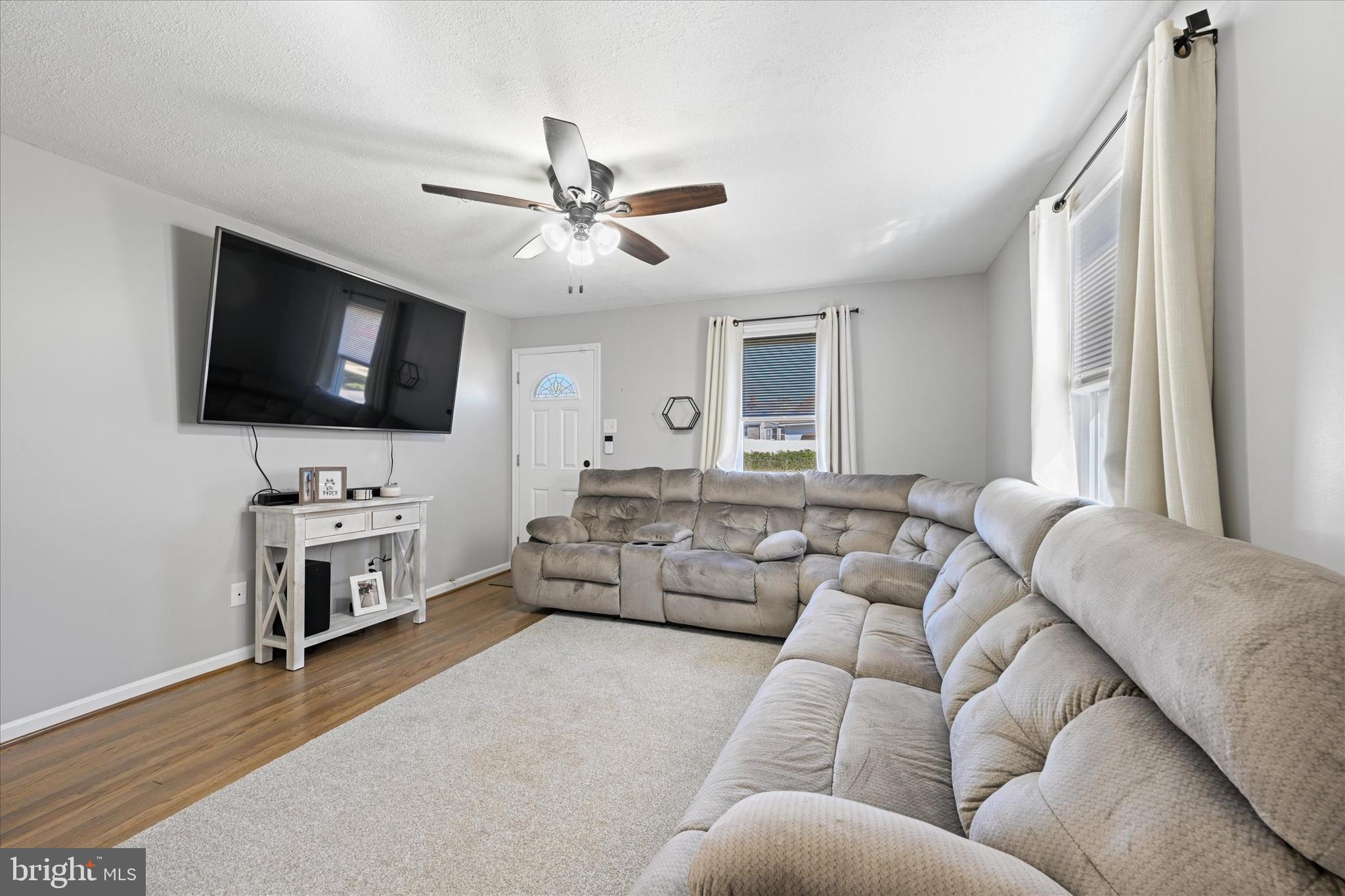 1335 Willow Road Dundalk, MD 21222 - Photo 3 of 18 Family Room