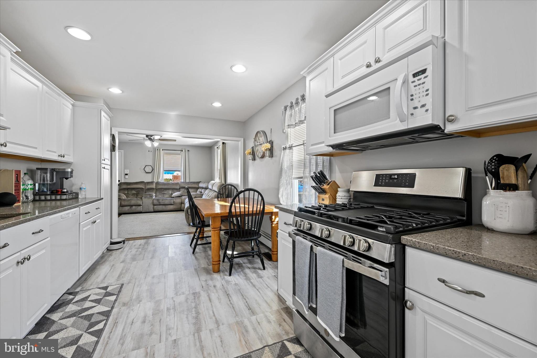 1335 Willow Road Dundalk, MD 21222 - Photo 7 of 18 Kitchen Gas Stove