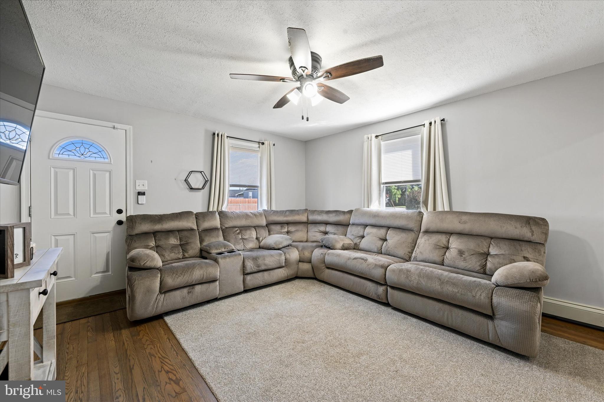 1335 Willow Road Dundalk, MD 21222 - Photo 10 of 18 Family Room