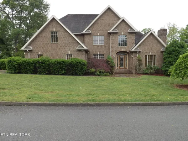 $899,000 | 236 Baxter Drive, New Tazewell, TN 37825