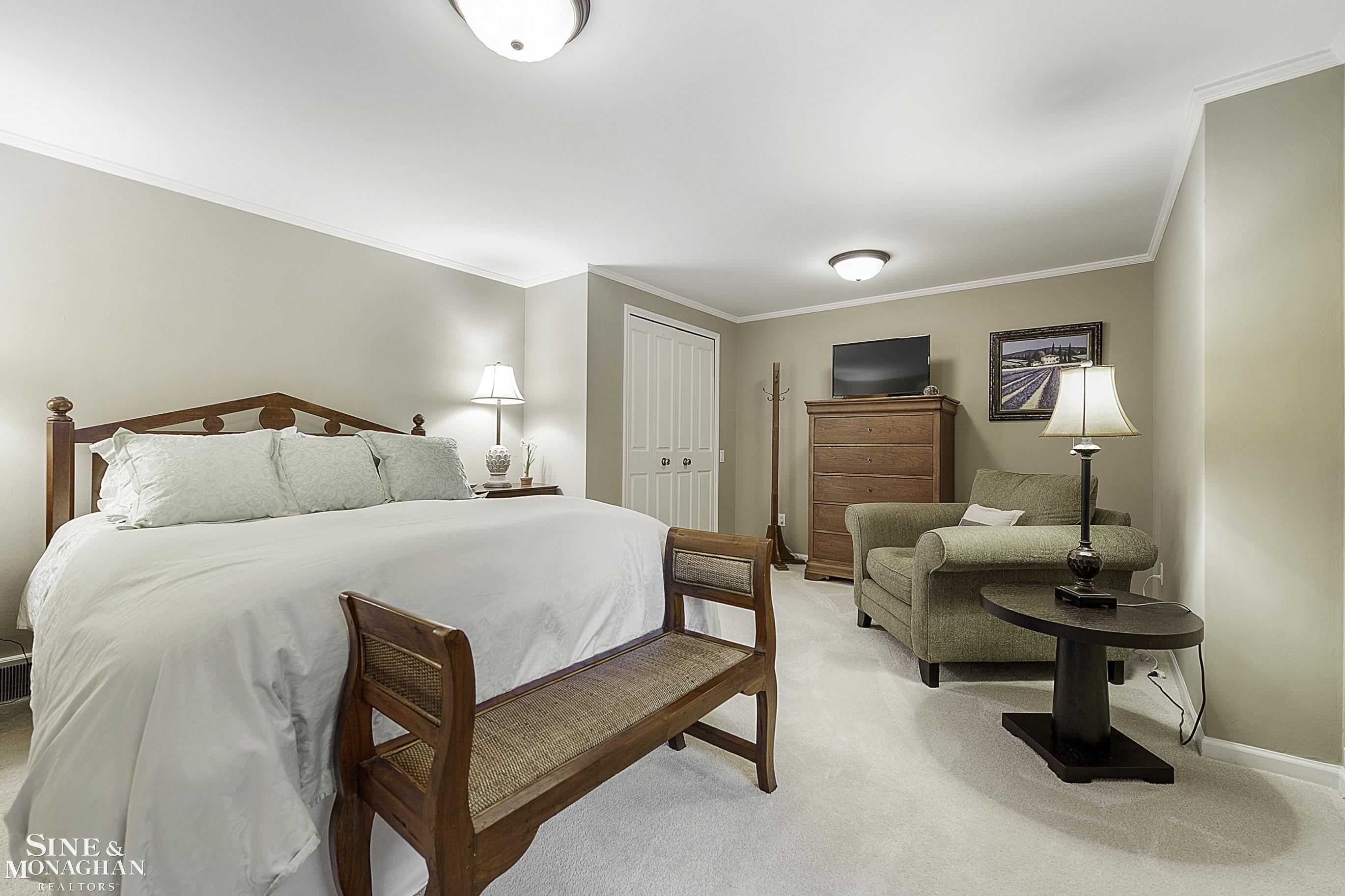 75 South Deeplands Road Grosse Pointe, MI 48236 - Photo 38 of 66 50099530-37.JPG