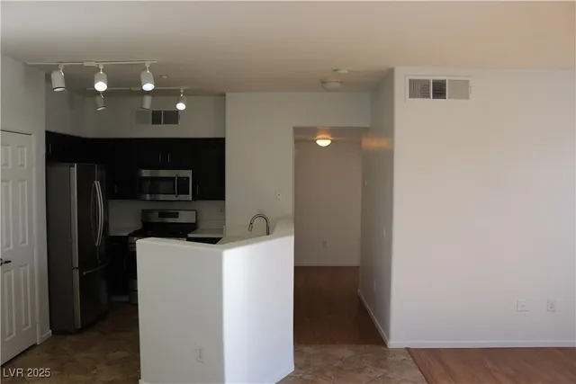 $1,775 | 50 Aura De Blanco Street, Unit 13202, Henderson, NV 89074