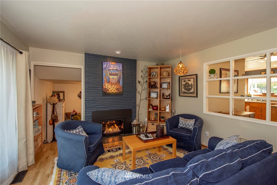 3113 Crystal Springs Road West University Place, WA 98466 - Photo 5 of 24 Gallery Image 5
