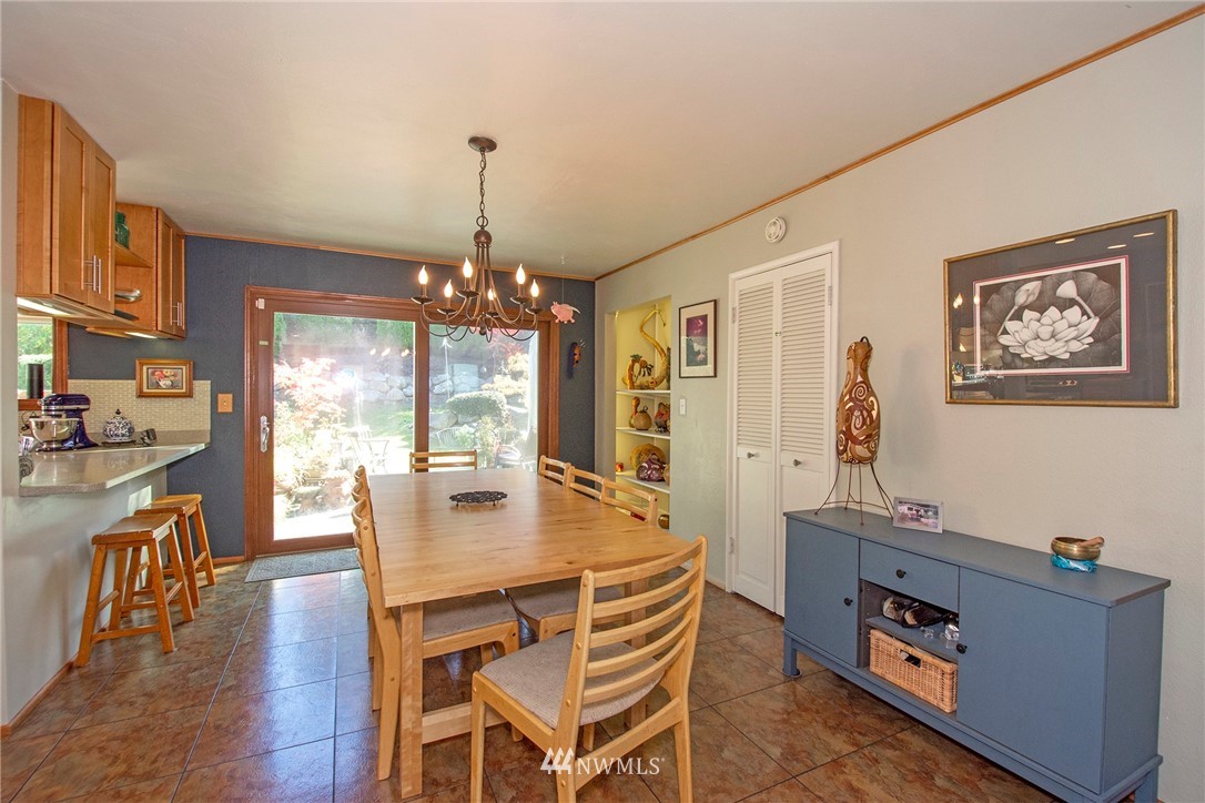 3113 Crystal Springs Road West University Place, WA 98466 - Photo 9 of 24 Gallery Image 9