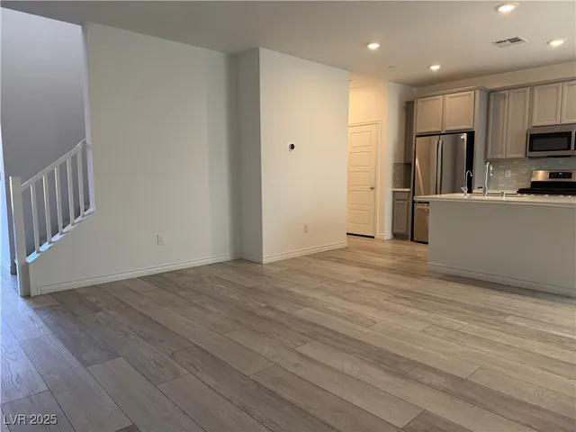 $2,545 | 8851 Flora Run Avenue, Las Vegas, NV 89166