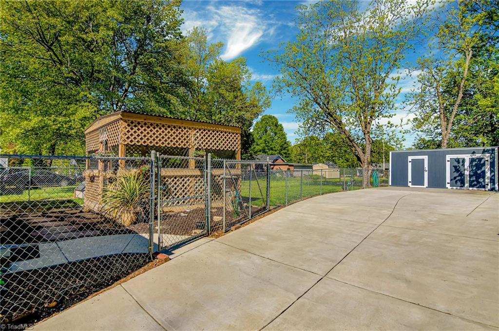 1404 Cook Street High Point, NC 27262 - Photo 17 of 21 Full fenced back yard
