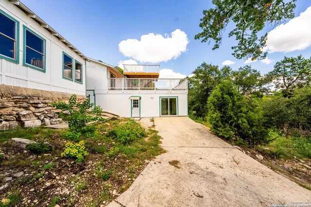 $449,000 | 2792 Woodcrest Drive, Canyon Lake, TX 78133