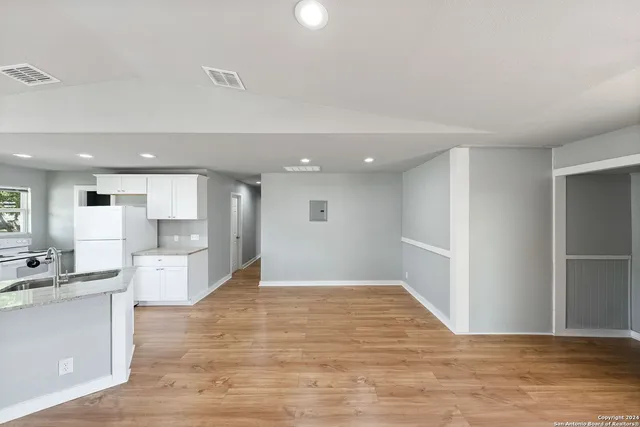 $449,000 | 2792 Woodcrest Drive, Canyon Lake, TX 78133