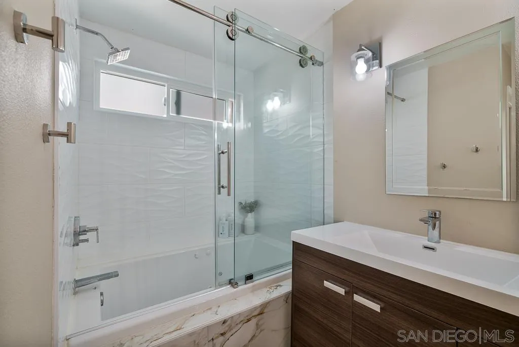 3121 Evening Way, Unit B La Jolla, CA 92037 - Photo 25 of 56