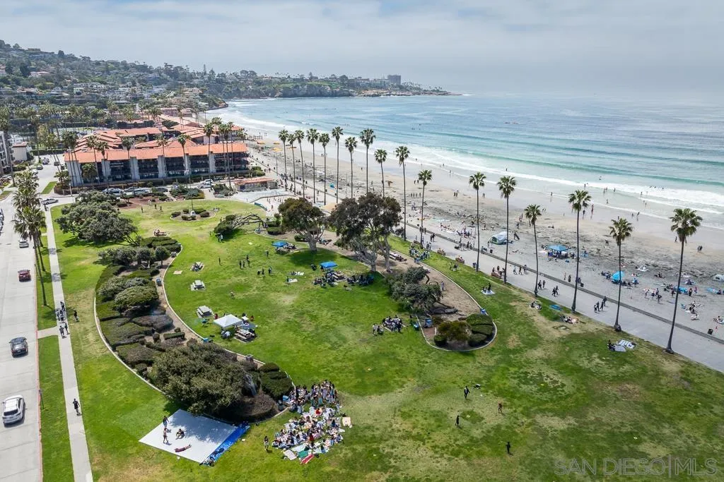 3121 Evening Way, Unit B La Jolla, CA 92037 - Photo 44 of 56