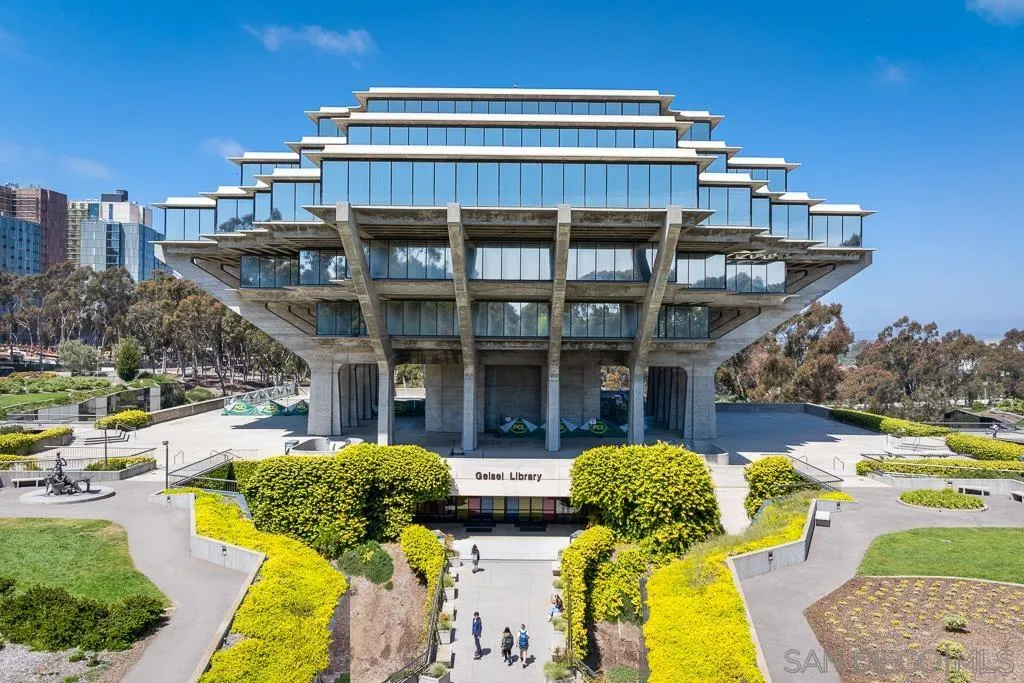 3121 Evening Way, Unit B La Jolla, CA 92037 - Photo 51 of 56