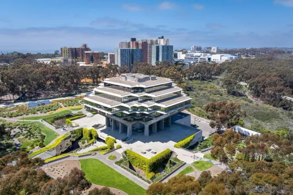 $999,000 | 3121 Evening Way, Unit B, La Jolla, CA 92037