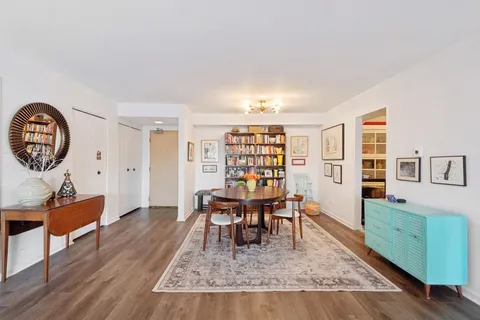 $310,000 | 235 Ridge Road, Unit 4J, Wilmette, IL 60091